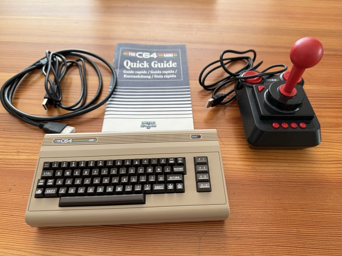 Consoles: THE C64 MINI Heimcomputer mit Joystick und Anleitung – Neuf (Voir description) à Zernez par danielgrunder