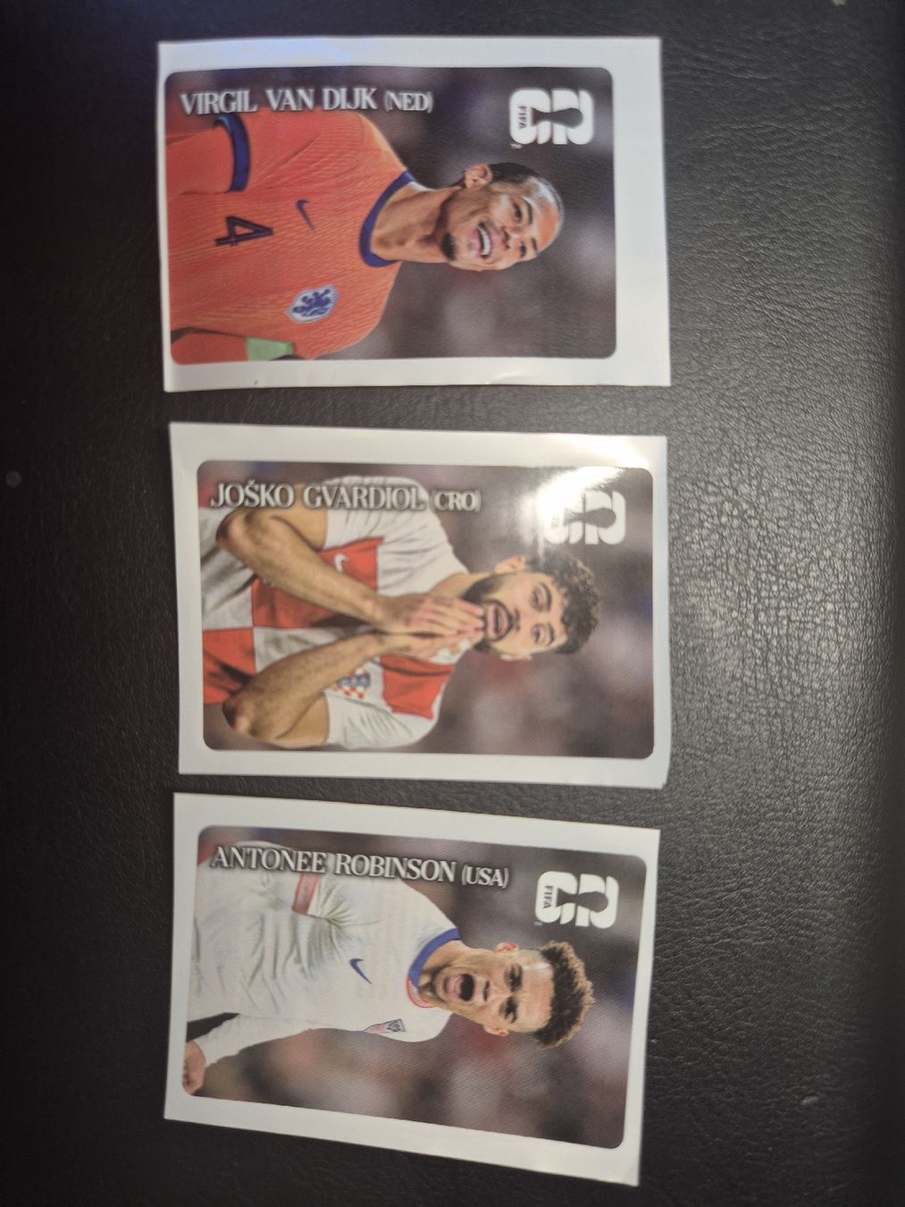 Panini Cartes à collectionner: Cola Panini Set Van Dijk / Gvardiol / Robinson – Neuf (Voir description) à Künten par An44As26