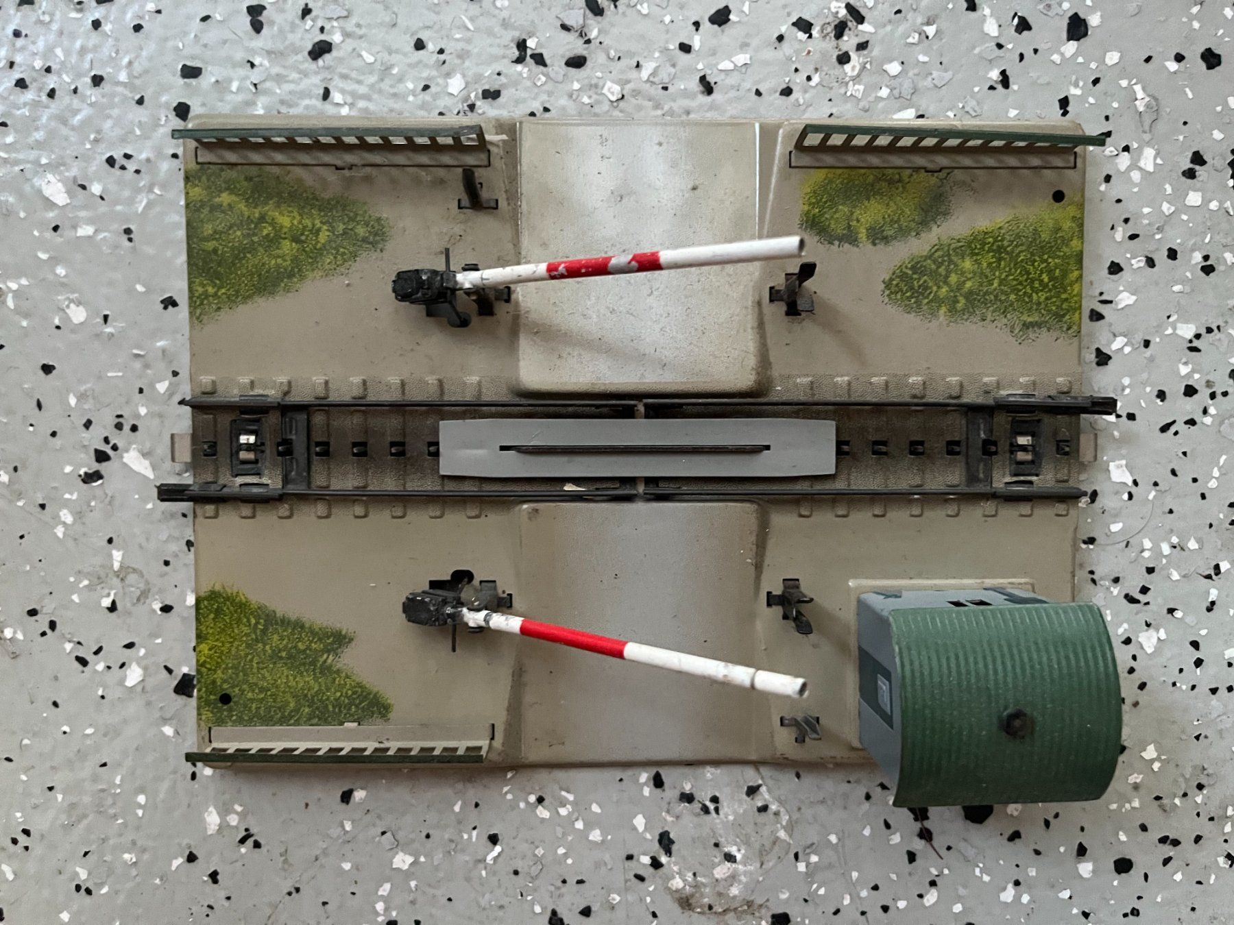 Modelleisenbahnen: Passage à niveau train – Gebraucht aus Genève von mat_qt5h 1