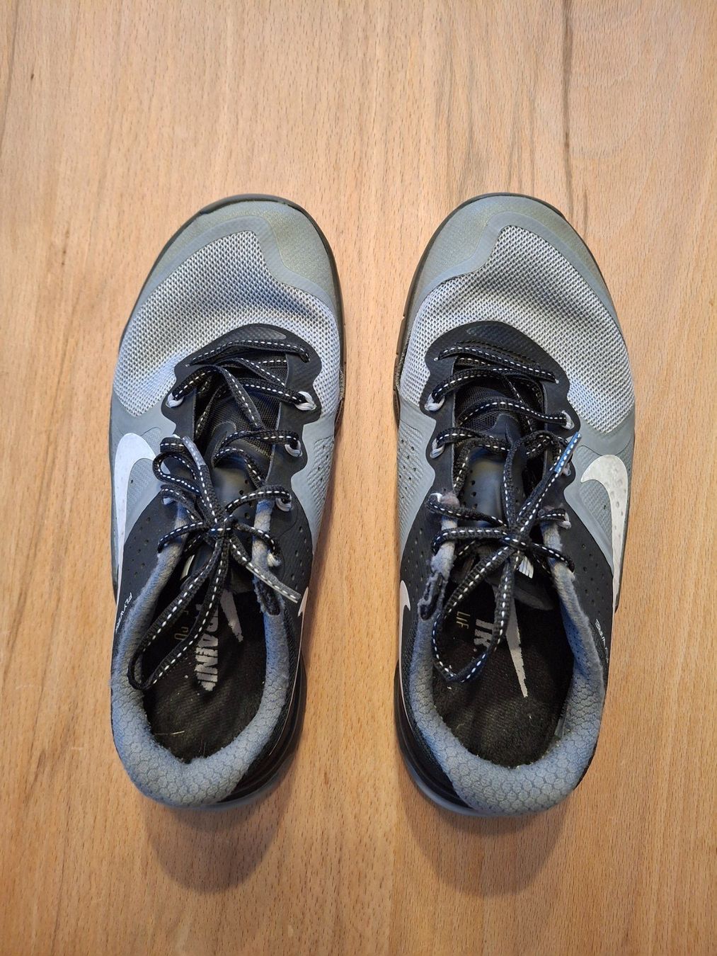 Nike Scarpe per ragazzi: Hallenschuhe v. Nike, Gr. 37.5 – Usato da Bilten venduto da pelanov 4