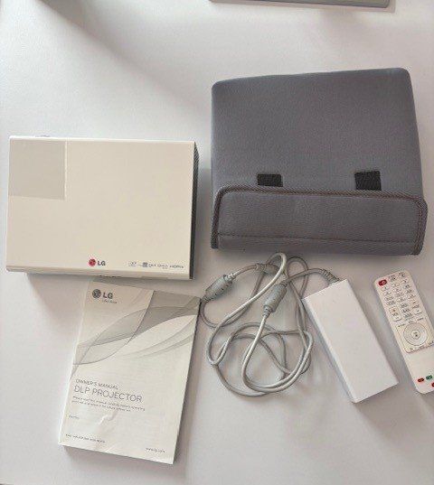 LG Proiettori: Projektor / Beamer LG – Usato da Uetikon am See venduto da Groshans 3