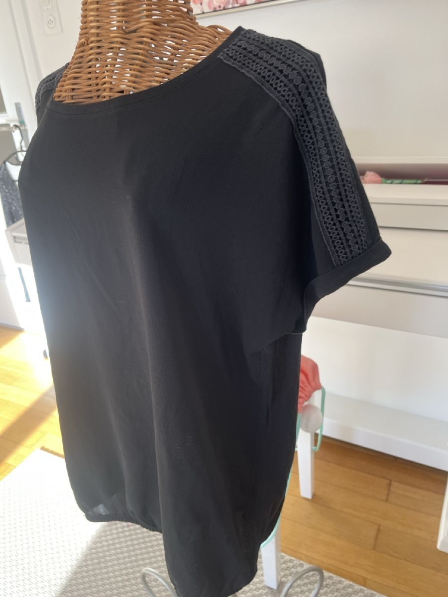 T-shirt: Shirt mit Sptzendetails,, Essential, 40/42 – Usato da Solothurn venduto da Bobesch08 2
