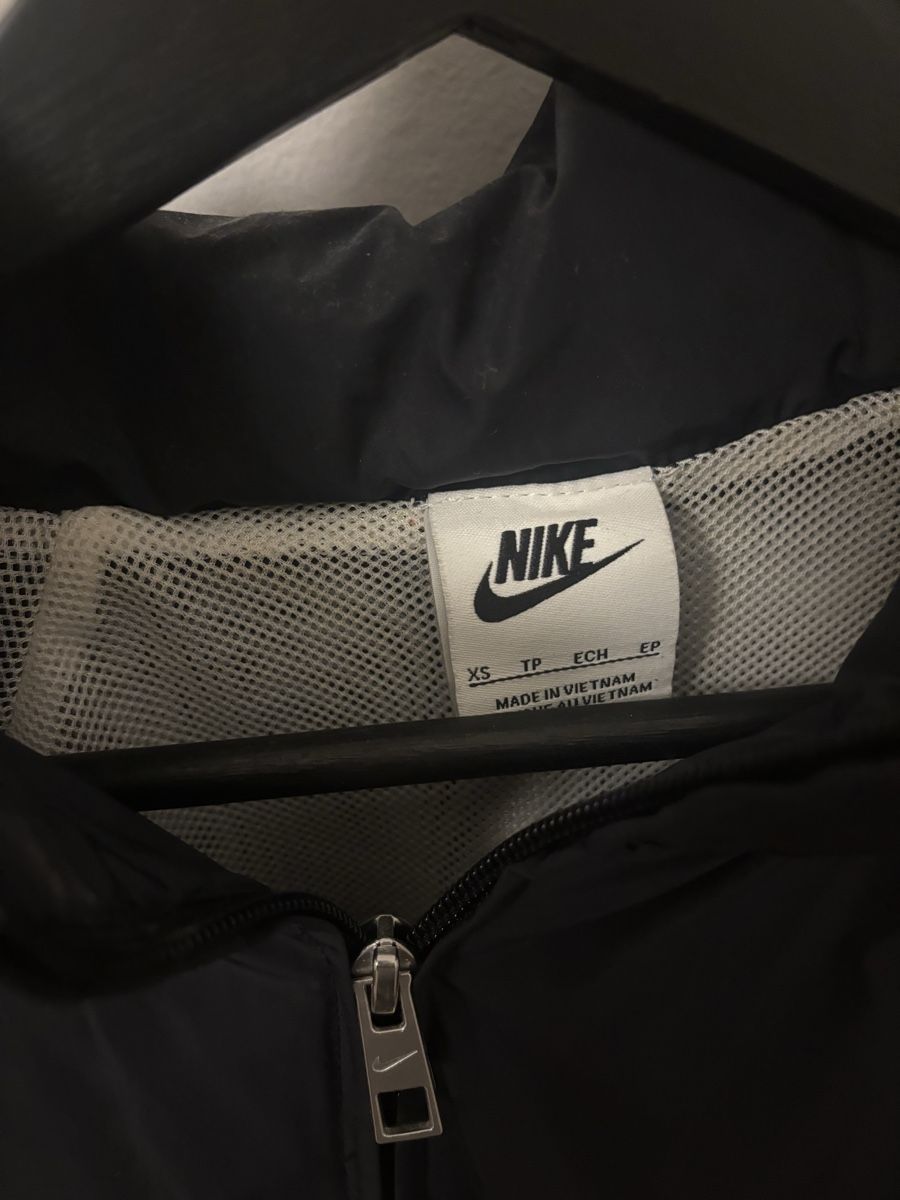 Nike Giacche: Nike Windbreaker schwarz  – Nuovo (secondo la descrizione) da Zürich venduto da sop_tq8x 2