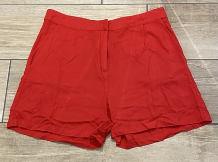 Kurze Hose rot Grösse 46 neu
