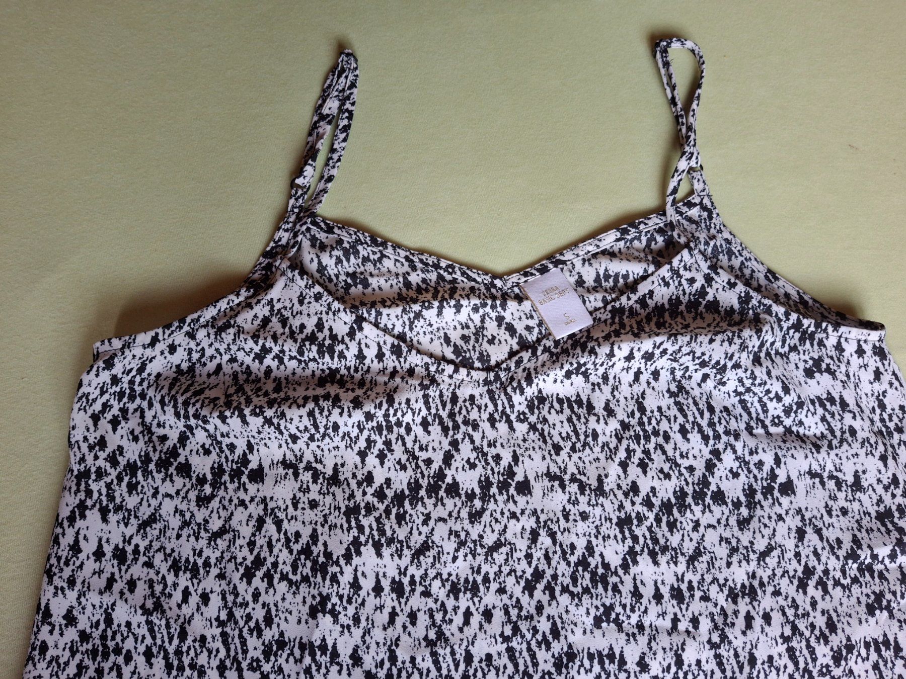 Zebra Tops: Haut fluide petit col en V taille S marque Zebra – Gebraucht aus Villiers von san_jn5w