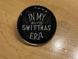 Taylor Swift Pin Anstecker Punk Metal Rock Band