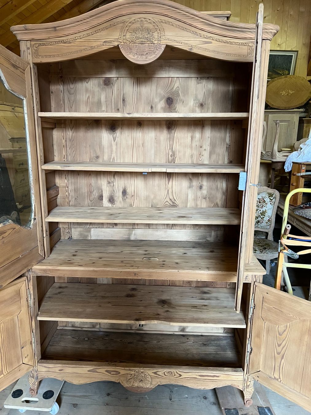 Buffets: ART 1025-G Buffet vitrine sapin sablé – D'occasion à Pont-La-Ville par BCMGLEAL 3