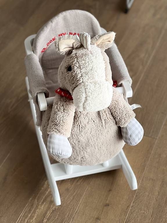 Jouets:     Schaukelpferd mit Plüschbezug – D'occasion à Schmitten FR par mve_5hxz 1