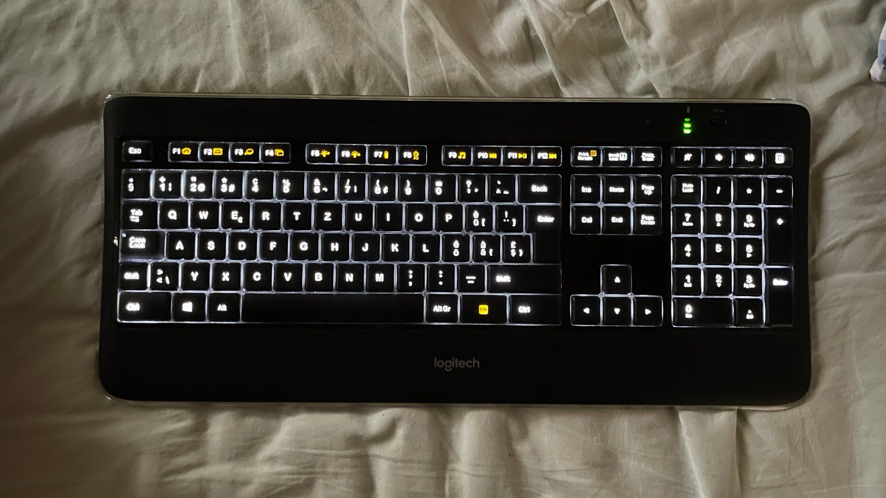 Tastiere: Logitech Keyboard K800 & Maus Performance MX Set – Usato da Glattfelden venduto da cybermaxx 6