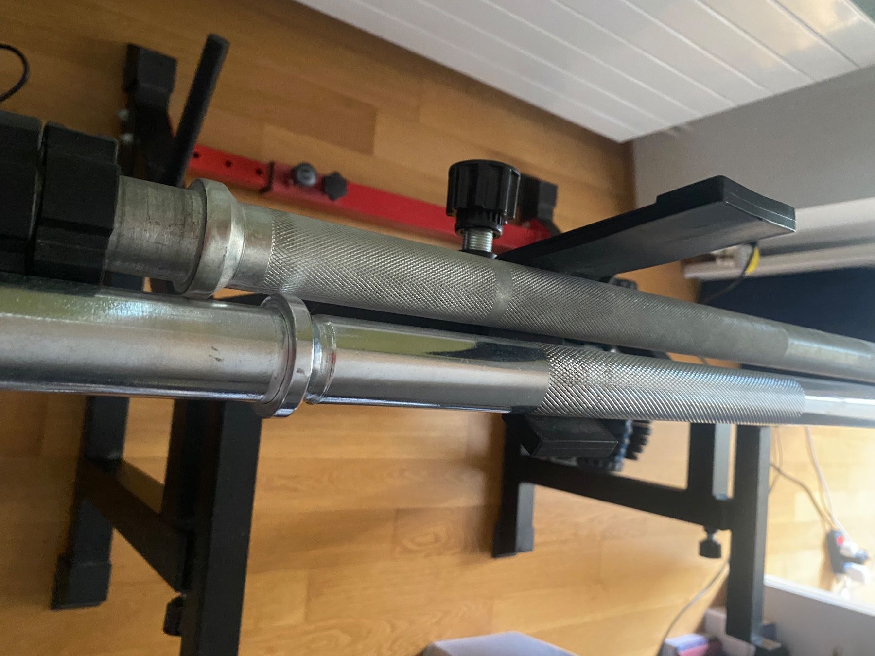 Hometrainer: Squat rack + barbells + weights – Usato da Zürich venduto da mel_z6hd