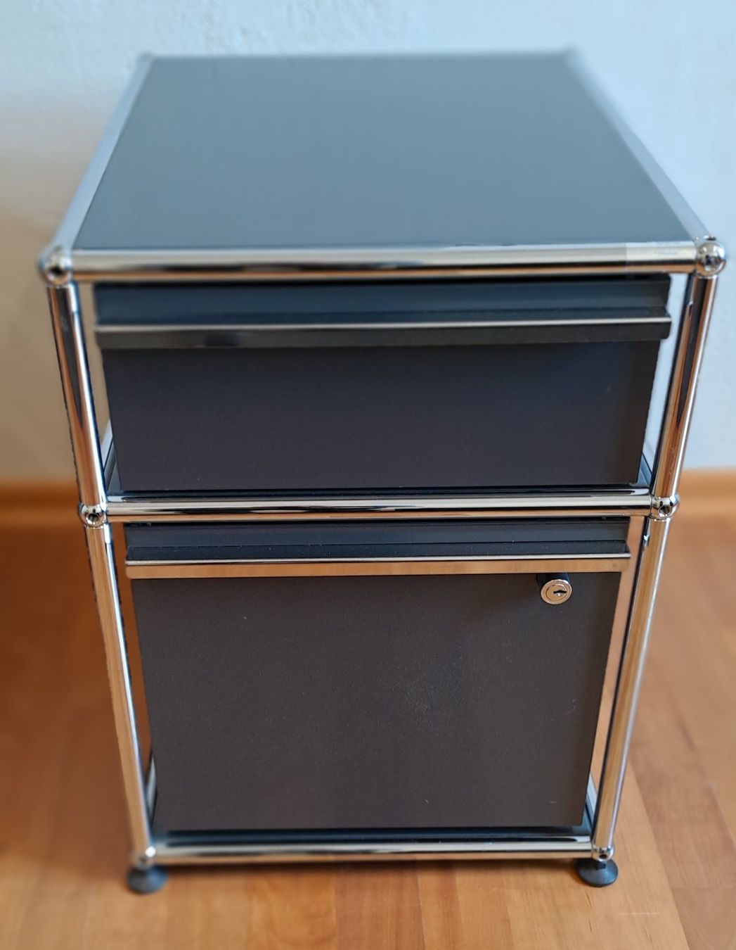 USM Cassettiere: Schöner USM Haller Container in anthrazit – Usato da Winterthur venduto da altrade