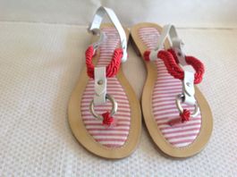 Bata - sandales plates - 37- NEUF