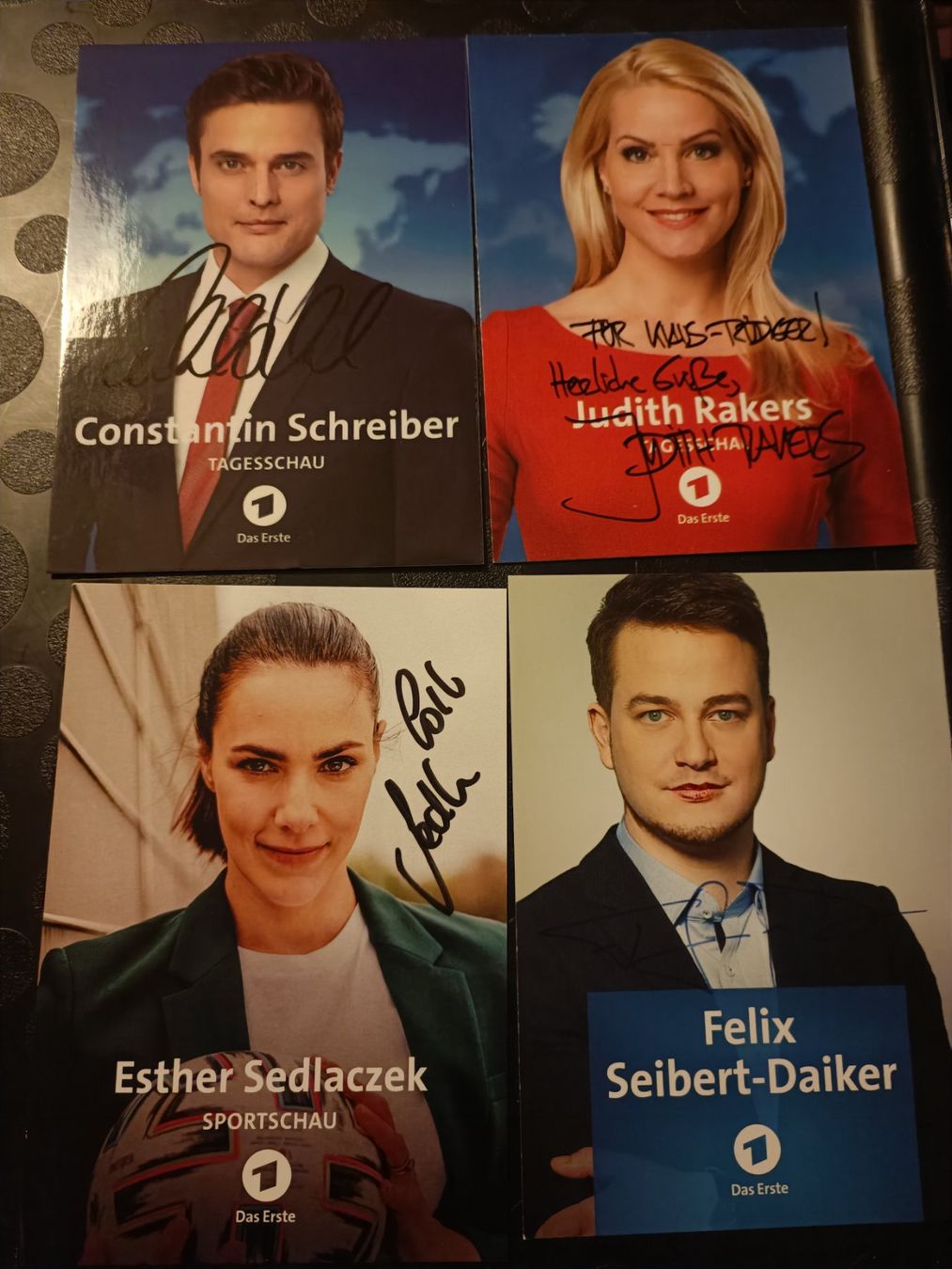 Autografi: ARD - 4 signierte Autogrammkarten - Set 1 – Usato da Menziken venduto da Artographs