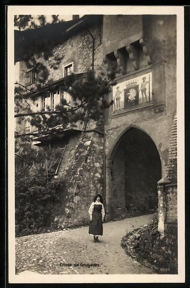 Cartoline postali: Gruyéres, Entrée, Mädchen vor einem T – Usato da Berlin venduto da bartko-reher