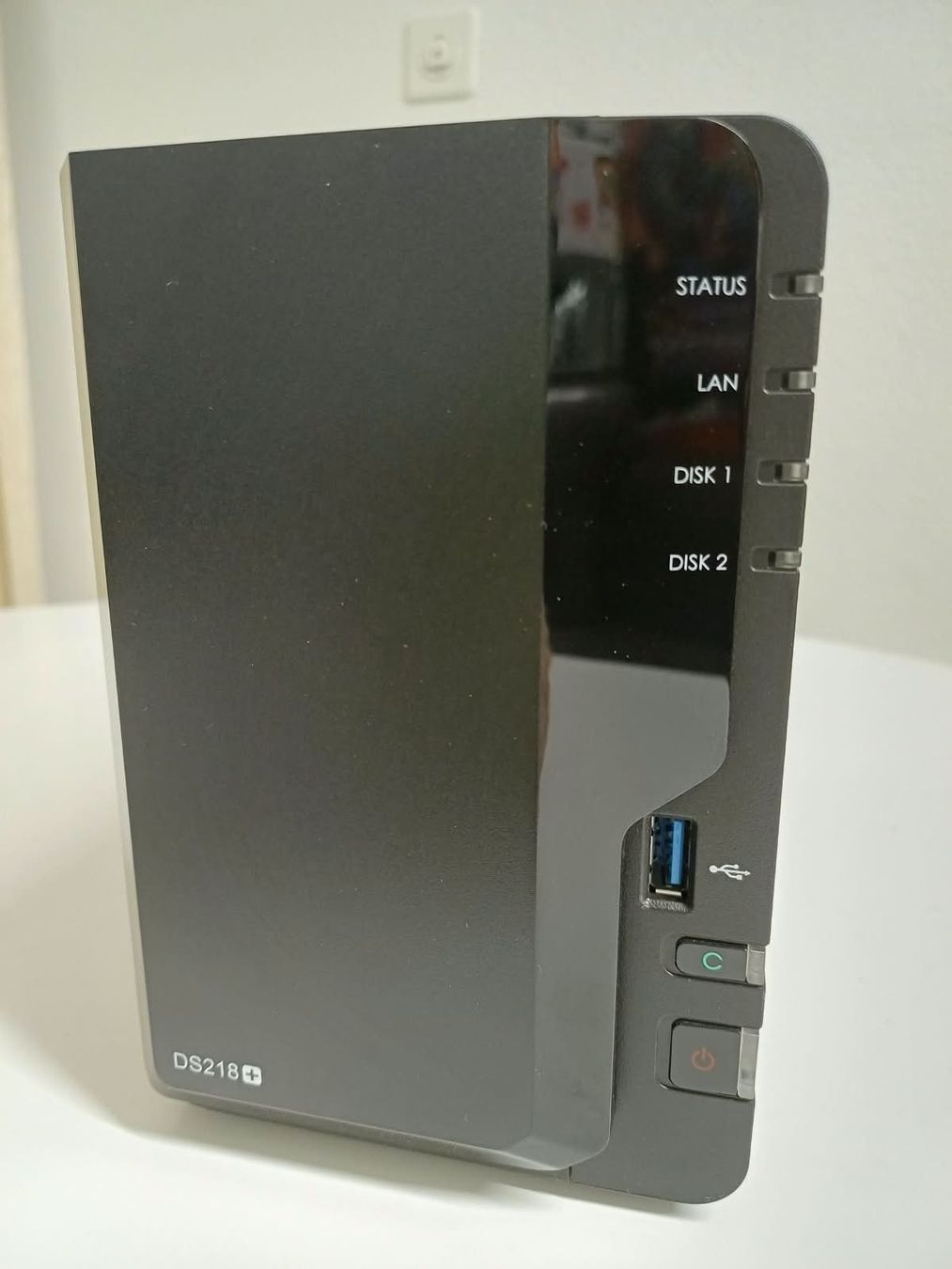 Synology Server: NAS Synology DS218+ + 2 disques Western Digital Red Pro 2TB – Usato da St-Imier venduto da Yves-Astria