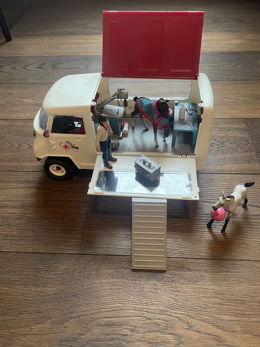 Schleich Giocattoli: Schleich Mobile Tierärztin – Usato da Meiringen venduto da Maersk
