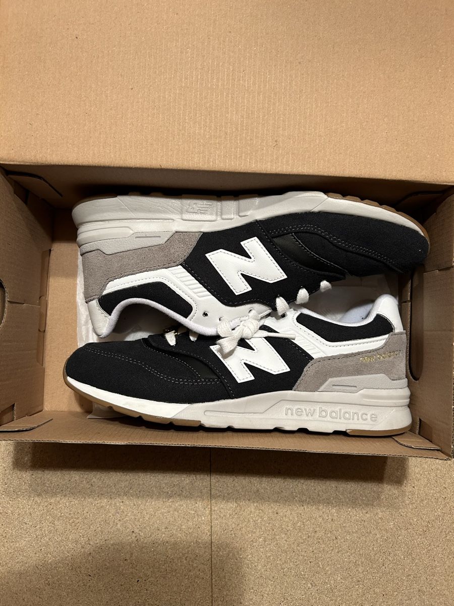 New Balance Scarpe da donna: New Balance 997H pointure 40 – Nuovo (secondo la descrizione) da Vuisternens devant Romont venduto da cavalier84