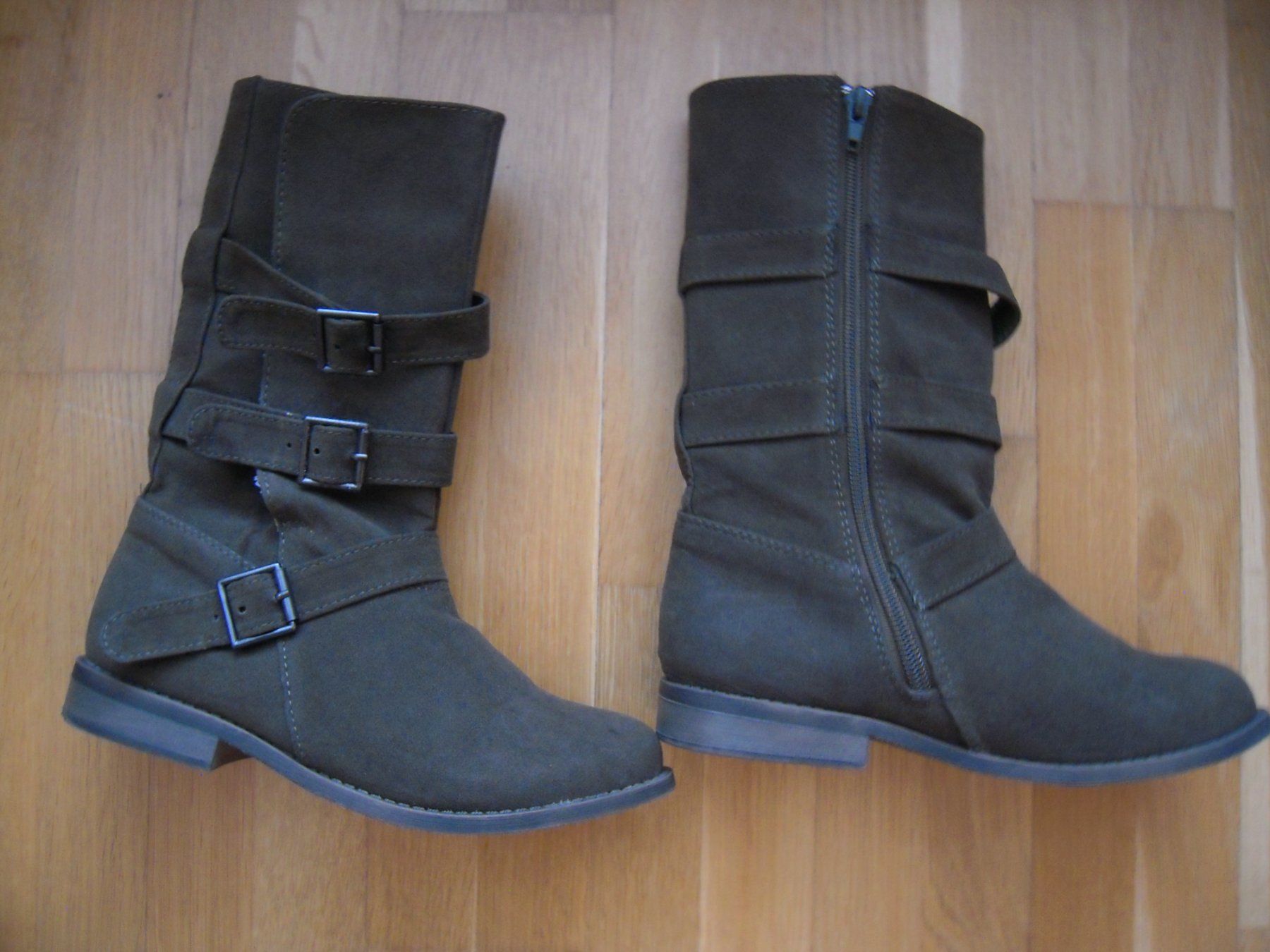 Scarpe per ragazze: Dunkelgrüne Mädchen Stiefel Gr 34 – Usato da Uzwil venduto da visions77 1