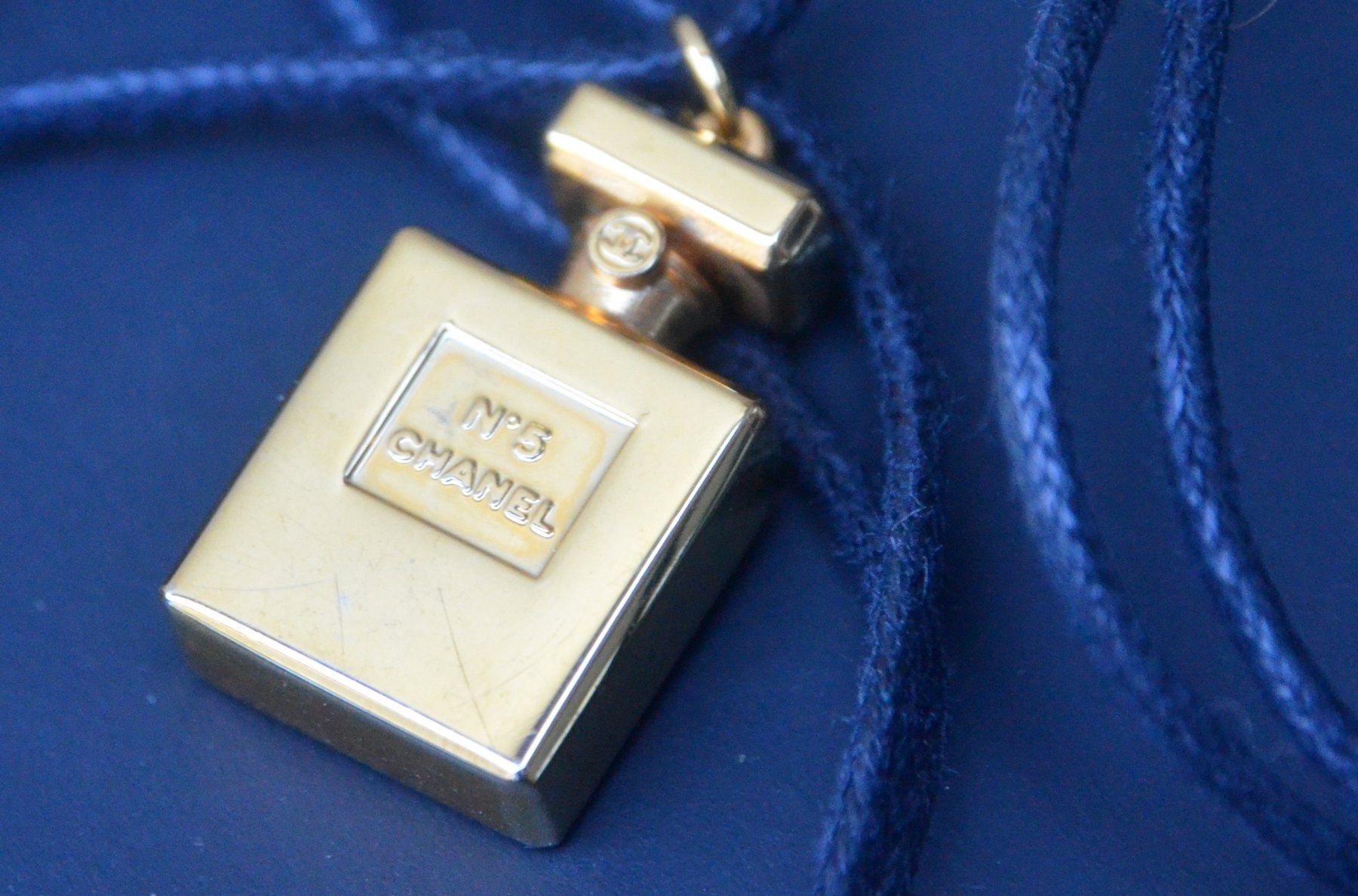Chanel Catenine: Chanel Halskette collier – Usato da Collonges venduto da arashee 1