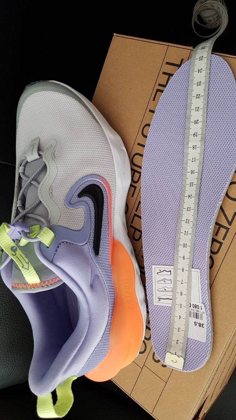 Nike Herrenschuhe: Sneakers Nike Run Flow GS Gr.38,5 – Neu und originalverpackt aus Zürich von ata_c8nh 4