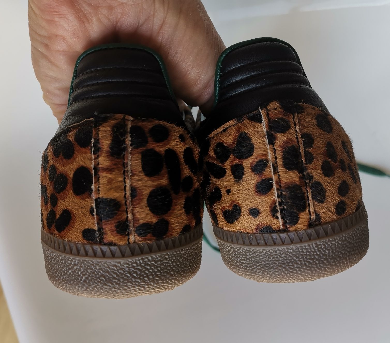 Adidas Scarpe da donna: Neue Adidas Samba, Leo Fell – Nuovo (secondo la descrizione) da Uerikon venduto da pink_flamingo 6