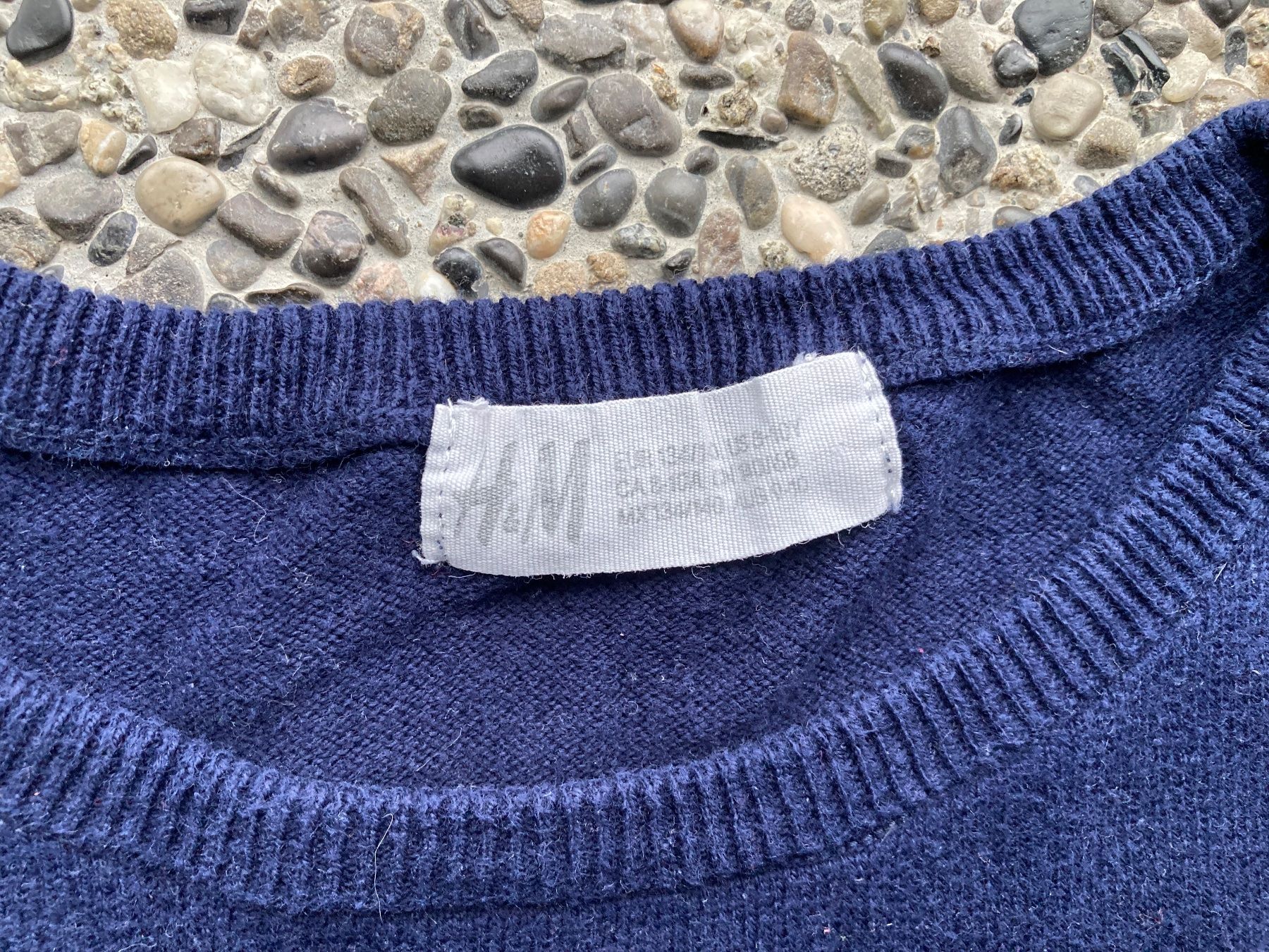 H&M Maglioni & Felpe: Strickpullover / Pulli Wendepailletten Stern, Gr. 134/140 – Usato da Aetingen venduto da Nadinsky 1