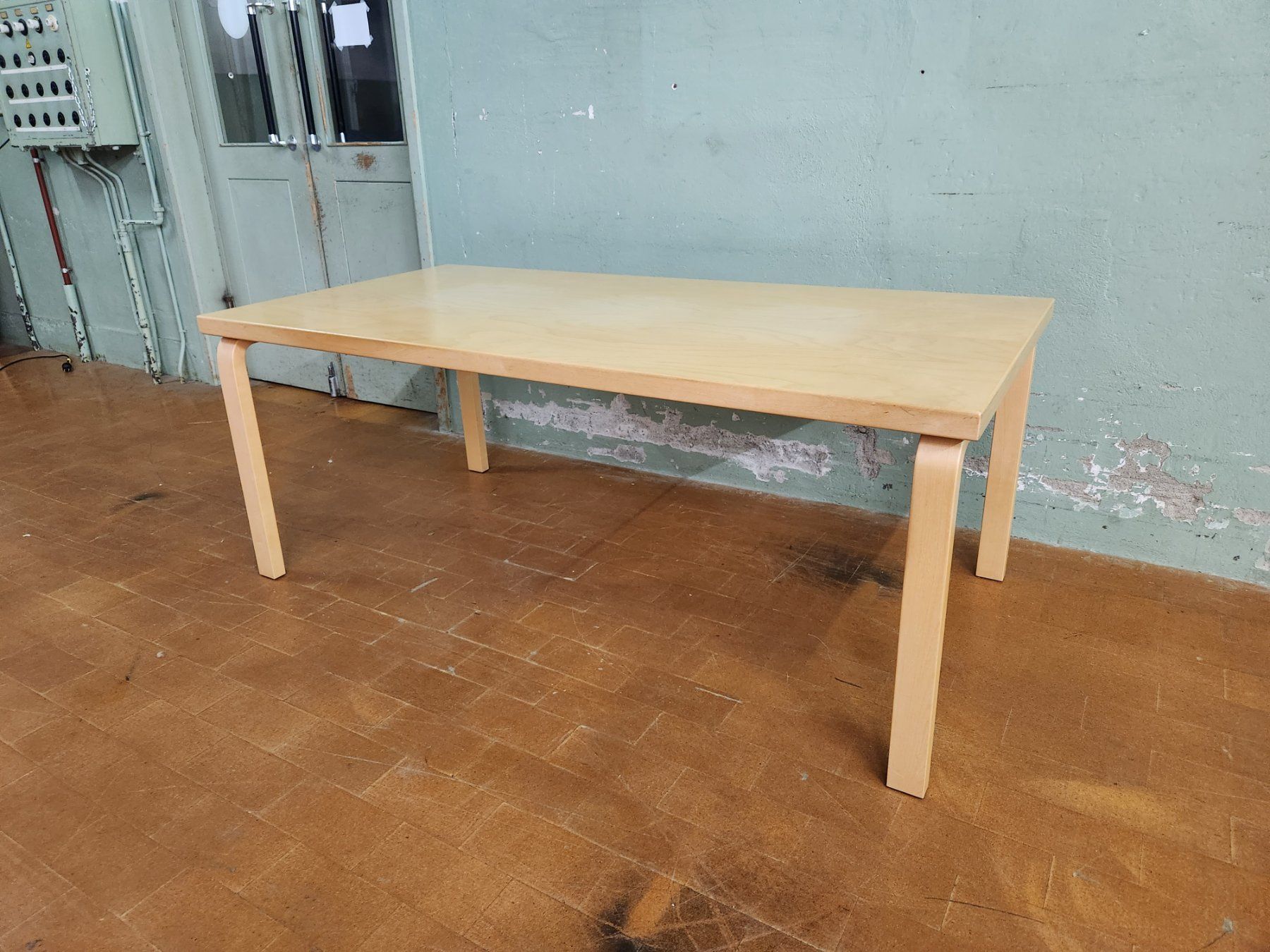 Artek Tavoli: Artek 83 Aalto Esstisch – Usato da Lichtensteig venduto da Usedinstorecom 5