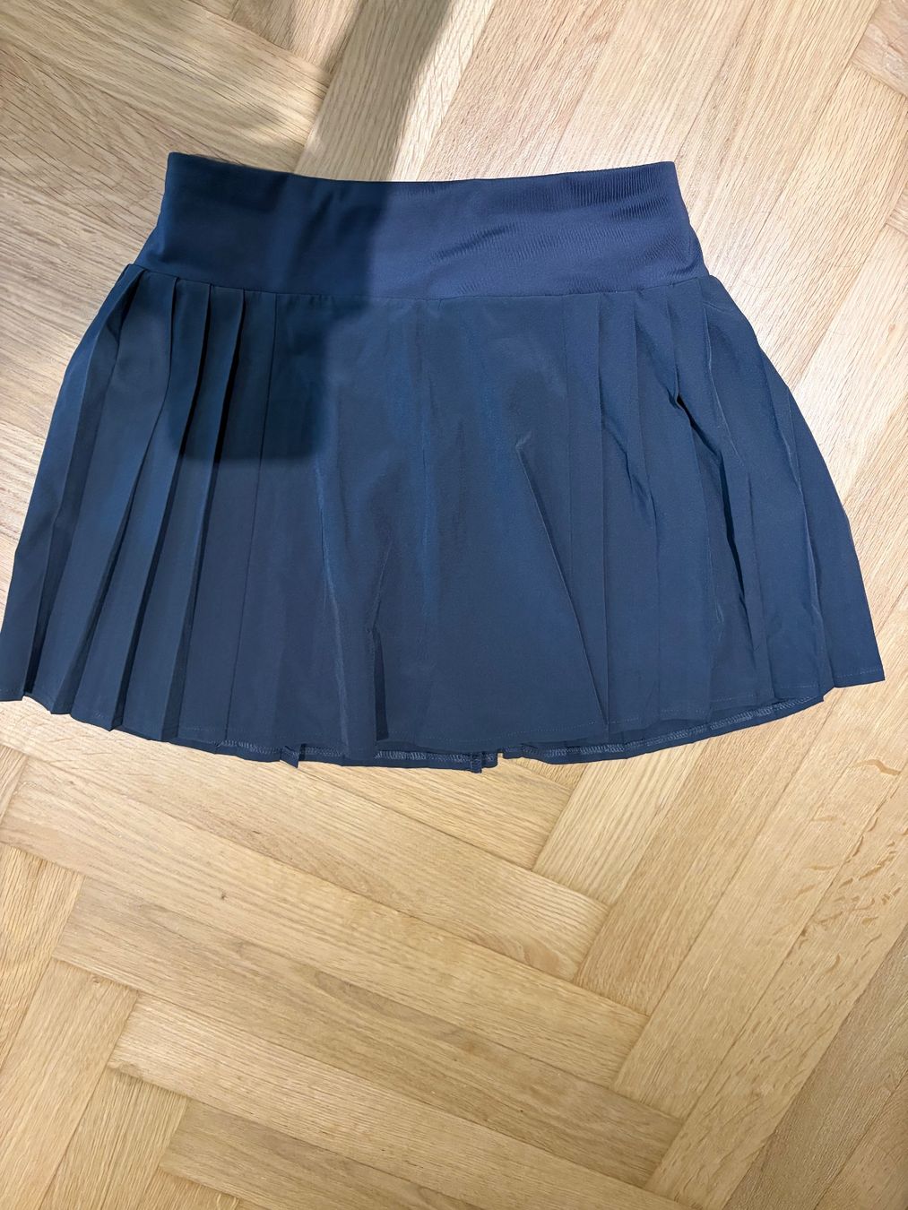 H&M Gonne: HM New Tennis Skirt size S – Nuovo (secondo la descrizione) da Zürich venduto da mon_ht6w