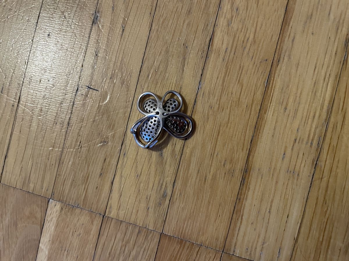 Ciondoli: Butterfly Pendant - Silver – Usato da Neuchatel venduto da shi_9fzw 2