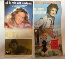Schallplatte Vinyl Single 7“/ französische Chanson / 4 Stk.
