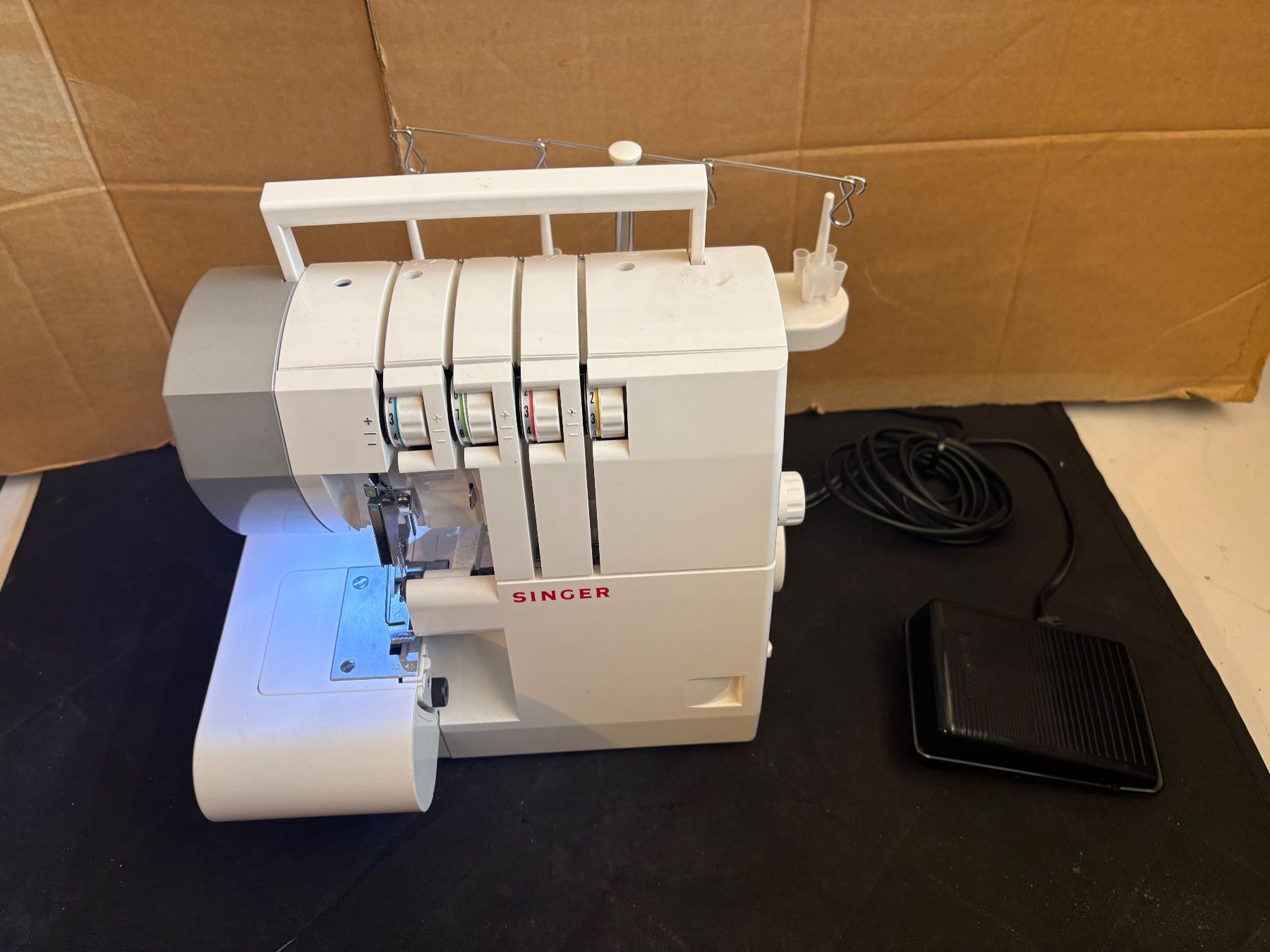 Singer Macchine da cucire: Singer 14SH754 Overlock -  Nähmaschine – Usato da Lausen venduto da sen_jm7c 1