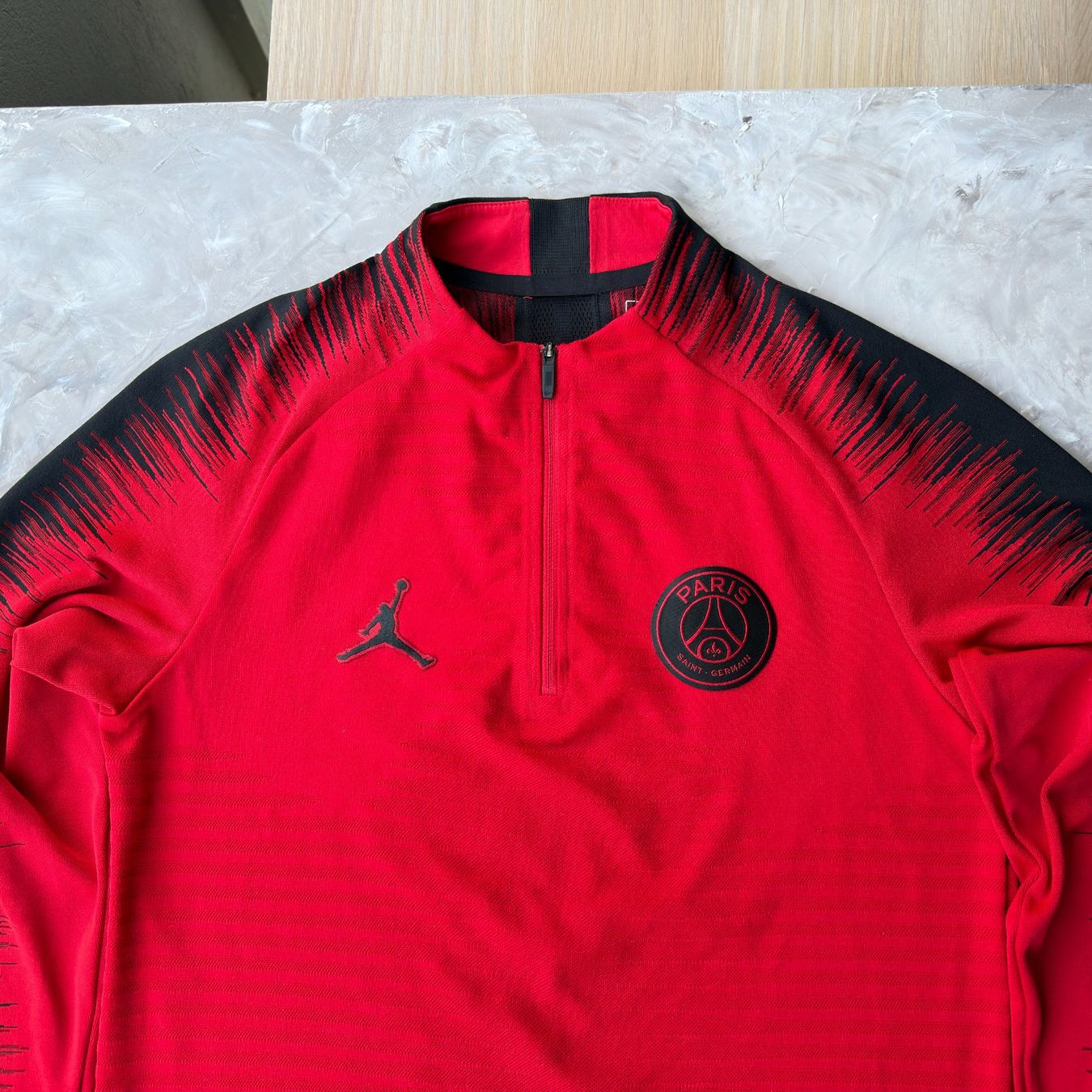 Jordan Canottiere & Pantaloni: Haut Paris Saint-Germain, Maillot, Puma – Usato da Thônex venduto da Suisse.Shopping 2