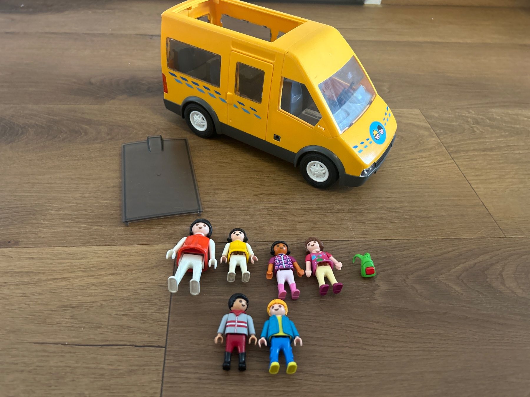 Playmobil Giocattoli: Playmobil 6866 Schulbus Versand möglich – Usato da Regensdorf venduto da Spyke55 1