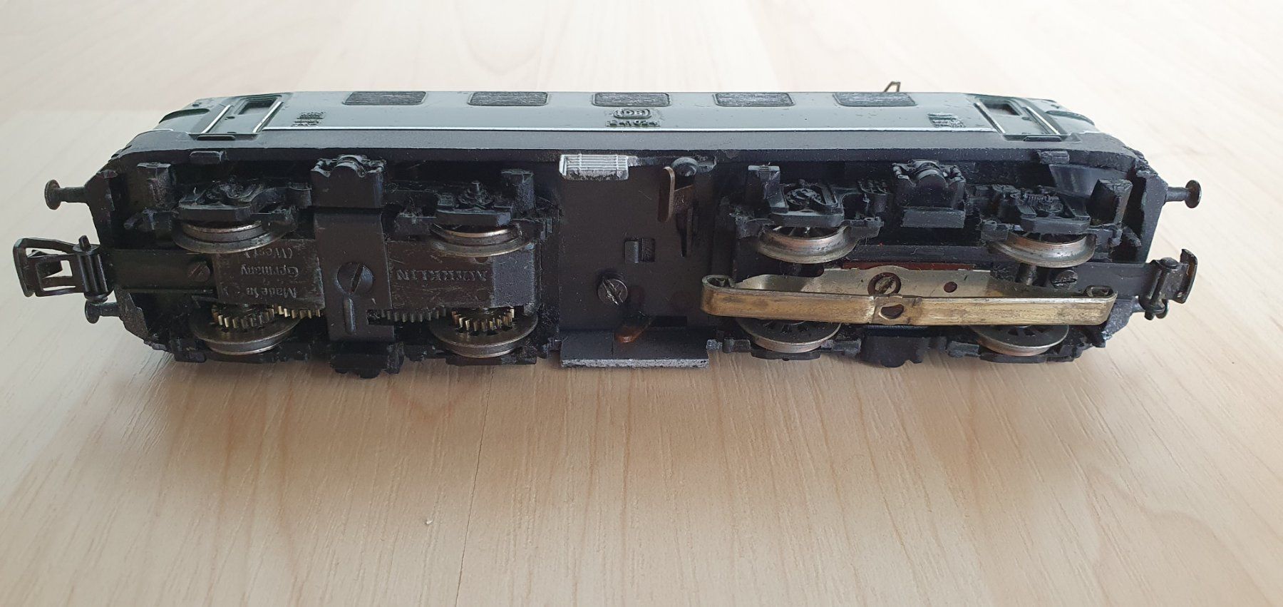 Märklin Modellini di ferrovie: Märklin 3037 - DB E-Lok BR 141 – Usato da Ernetschwil venduto da Cob1998 6