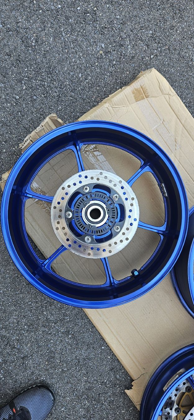 Suzuki Cerchioni: Felgen Suzuki GSX-R1000 ab 2017 – Usato da Hirzel venduto da kristijan_gsxr 2