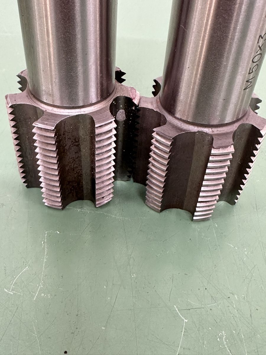 Tutti gli attrezzi: 2x HSS Gewindebohrer, threading tap, M50x3. – Usato da Aarberg venduto da SNMachines 2