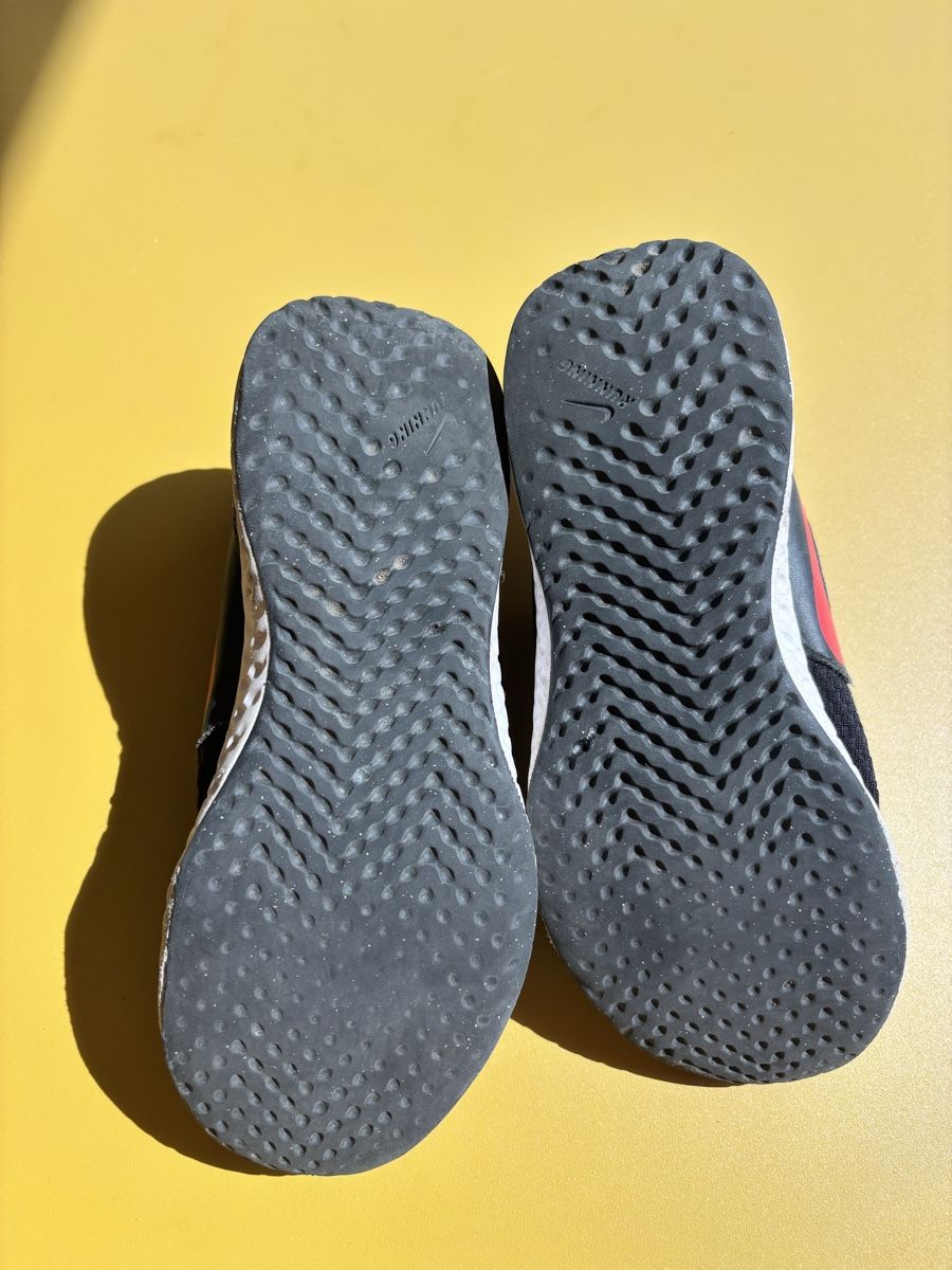Nike Chaussures garçon: Nike Running Turnschuhe, Grösse 34 – D'occasion à Zürich par CallMeAppetite 2