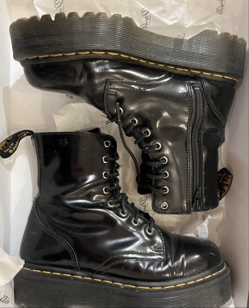 Dr. Martens Damenschuhe: Dr. Martens Platform Lucide Nere – Gebraucht aus Faido von sof_6jgl 1