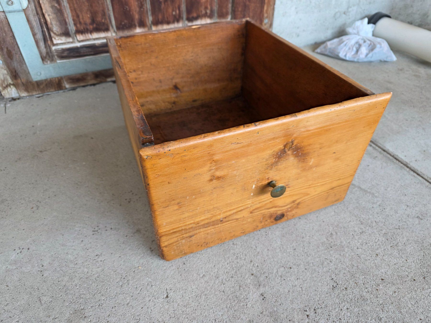 Caisses de transport: Antik Holz Schublade einer Schaffreite – D'occasion à Walterswil BE par Lonitti