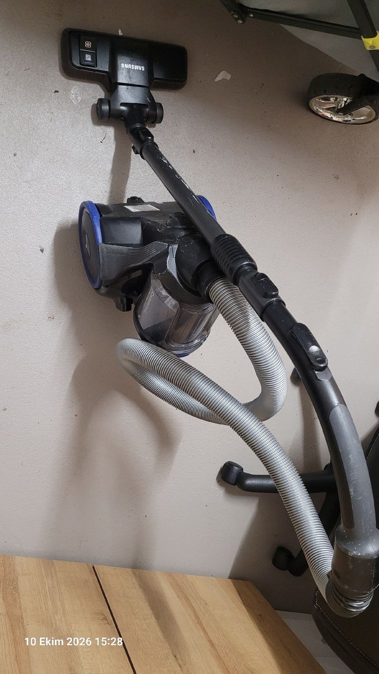 Samsung Staubsauger & Zubehör: Samsung VC4100 CycloneForce Vacuum Cleaner Used Condition – Gebraucht aus Zürich von kka_x7bl 3