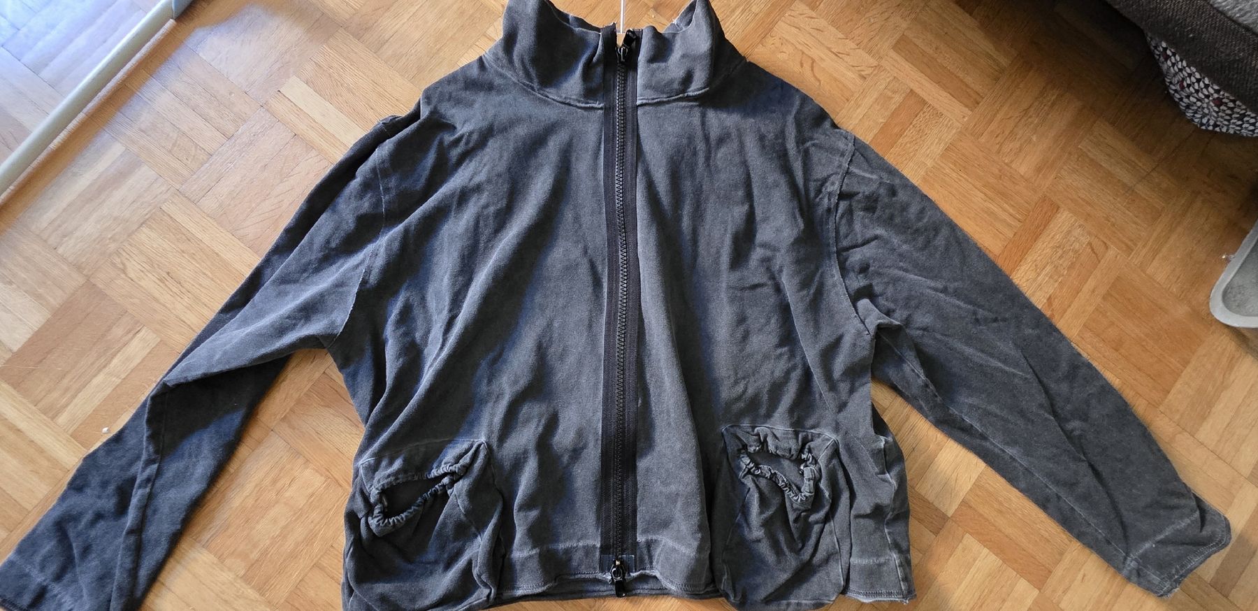 Pullover & Sweatshirts: Veste grise/noire – Gebraucht aus Yverdon-les-Bains von van_dq65 8