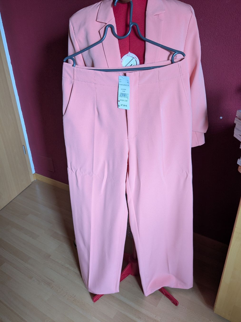 Completi & Tailleur: costume 2 pièces corail – Nuovo e nell'imballaggio originale da Vionnaz venduto da MarinaMGB 3