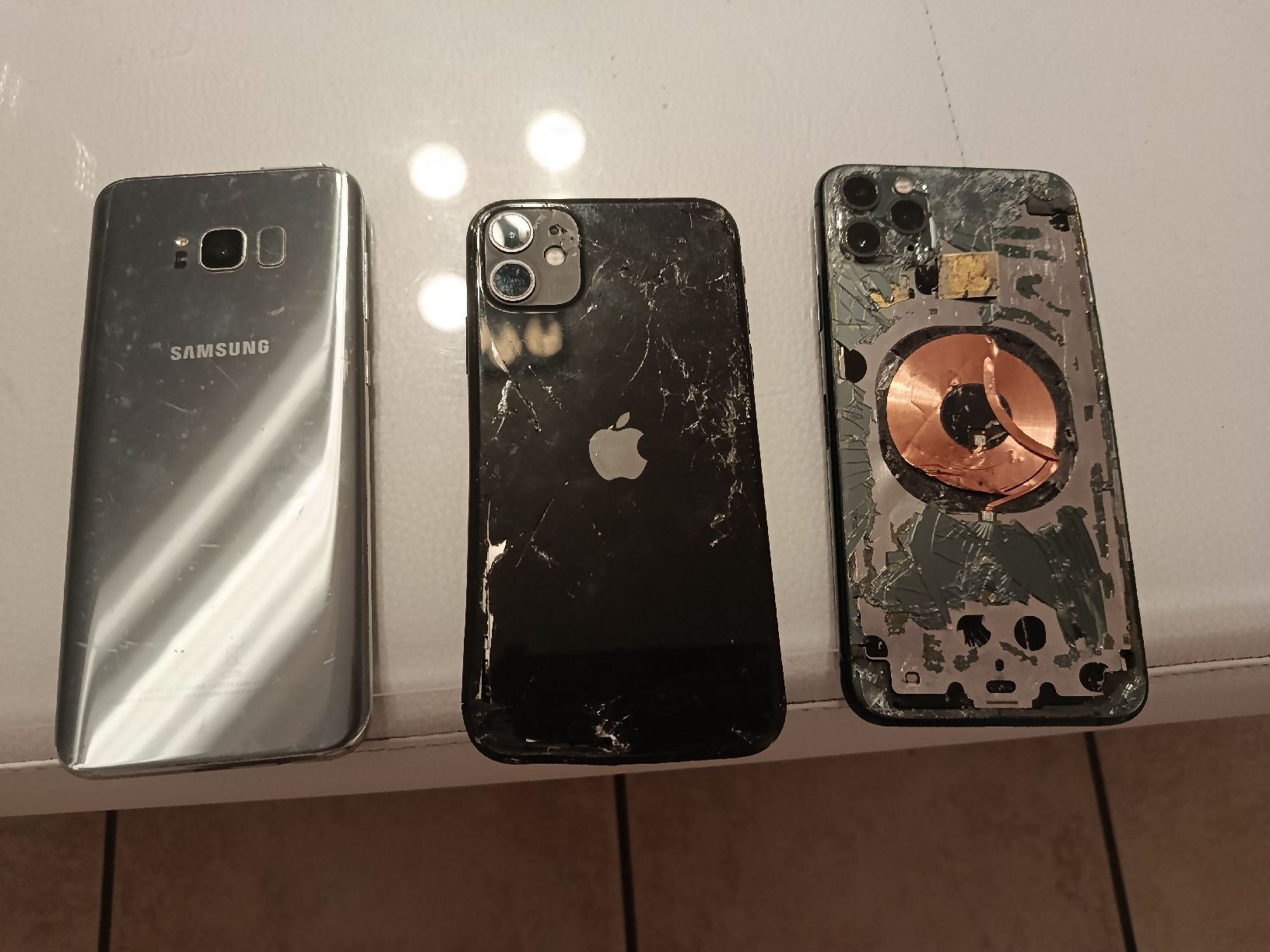 Apple Telefoni cellulari / Smartphones: ZWEI I PHONES  EIN SAMSUNG – Difettoso da Unterlunkhofen venduto da kha_wr95 3