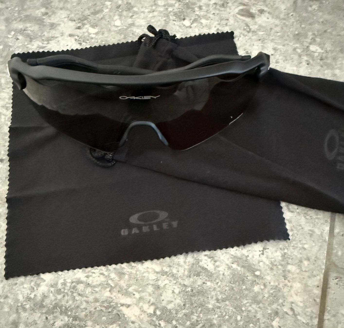 Oakley Brillen & Gläser: Oakley Radar EV Path Schwarz – Gebraucht aus Allschwil von Loriclothes