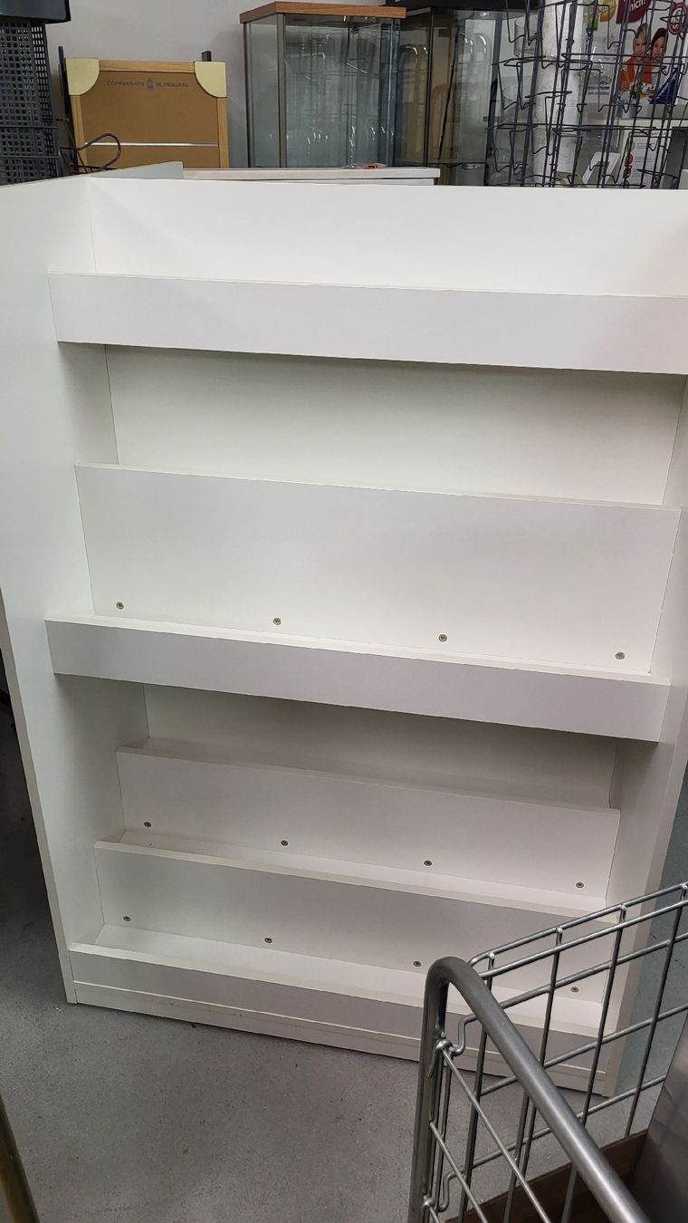 Scaffali: Massives Verkaufsmöbel auf Rollen – Usato da Kaltbrunn venduto da eda_bh5l
