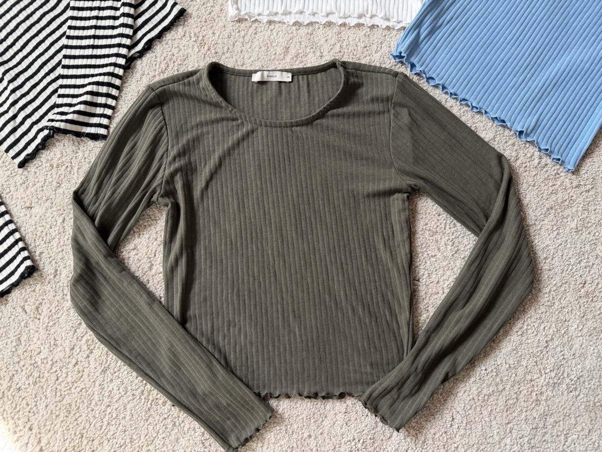 Only T-Shirts: 4er Set Damen T-Shirts, XS, ONLY – Gebraucht aus Abtwil SG von ann_z86v 4