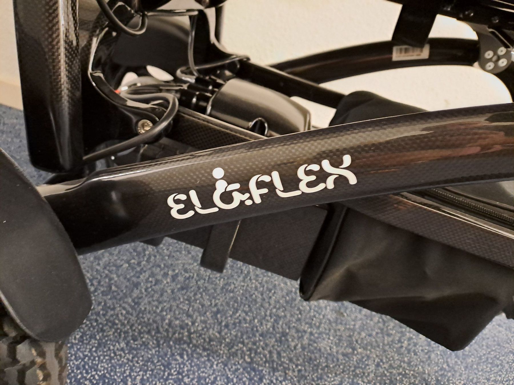 Sedie a rotelle: elektrischer Rollstuhl Eloflex C3 – Usato da Neuhausen am Rheinfall venduto da khitsch70 2