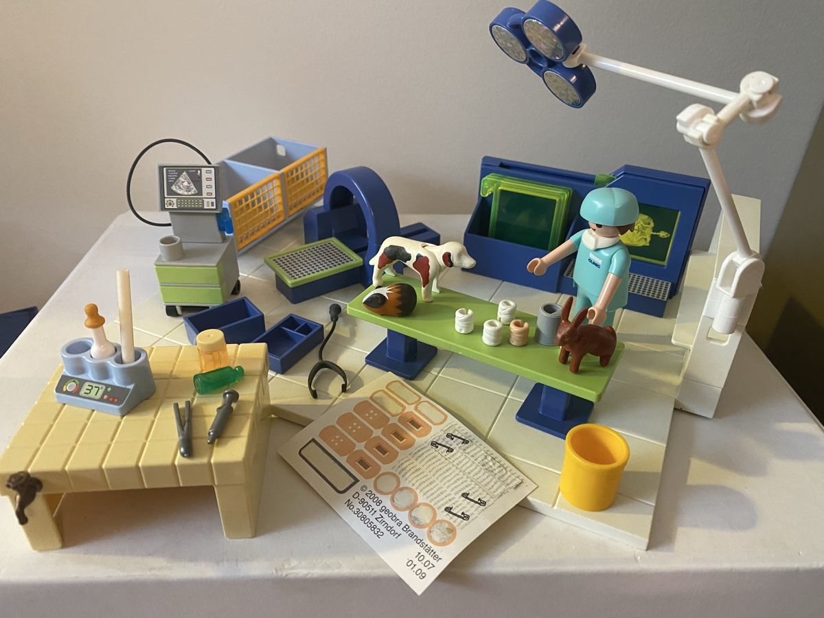 Playmobil Giocattoli: Playmobil TierarztOperationsaal – Nuovo (secondo la descrizione) da Küsnacht ZH venduto da San_b587