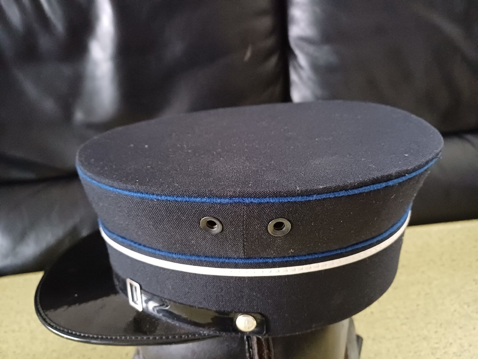 SBB/CFF/FFS Copricapi, berretti & cappellini: Original SBB Uniform-Mütze/Kapi Hediger St. Gallen Gr. 57 – Usato da Ebersecken venduto da Napf08 2