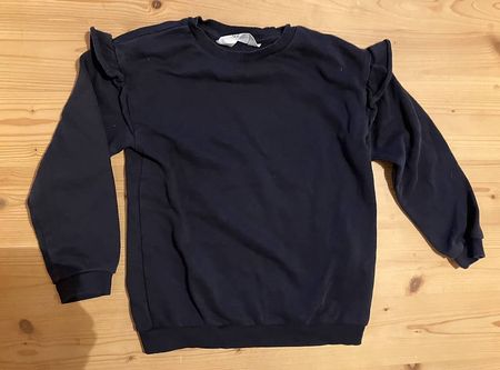Dunkelblauer Pullover mit Rüschchen Gr.116
